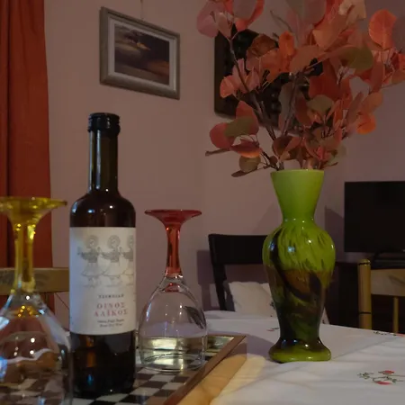 Private Art 50m From Sea 1-3 Per