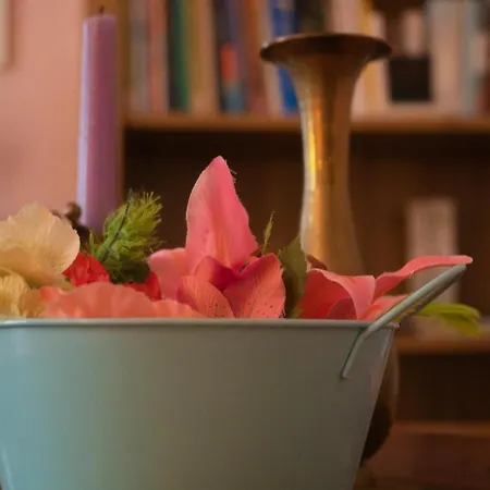 Private Art 50m From Sea 1-3 Per *