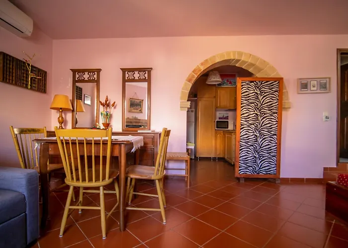 Private Art 50m From Sea 1-3 Per בית נופש *